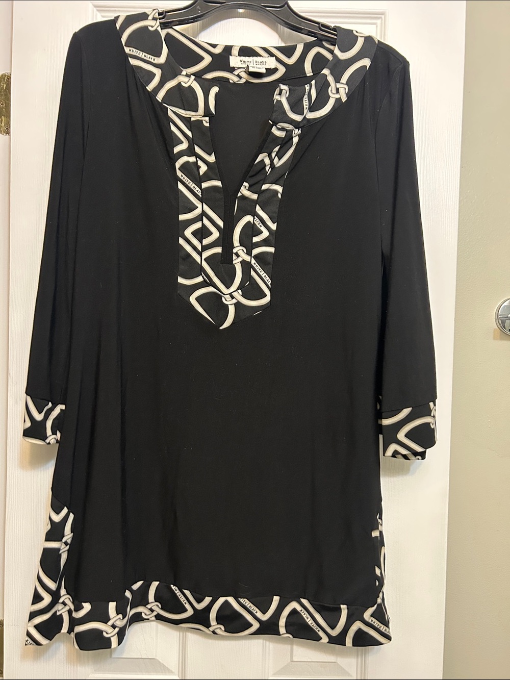 White House Black Market Tunic with Cream Chain-Link Trim